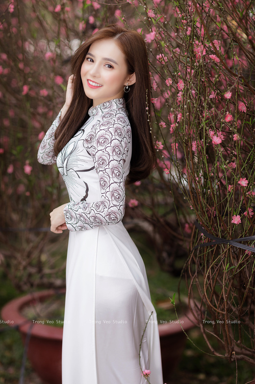 湖人新援首秀惊艳,八村塁砍下两双表现抢眼,湖人第八