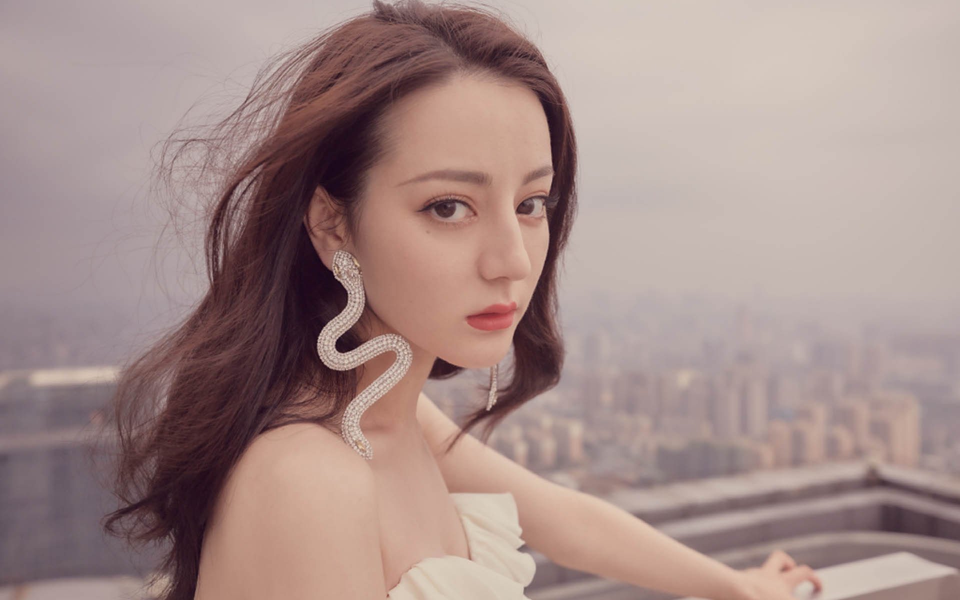 “东安湖体育公园：铁人三项选手体力与毅力的极限挑战”